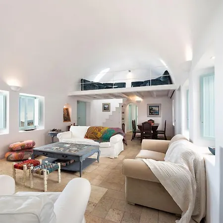 Sleeps8-parking-garden-pool-sunsets-barbeque * Emporio (Santorini)