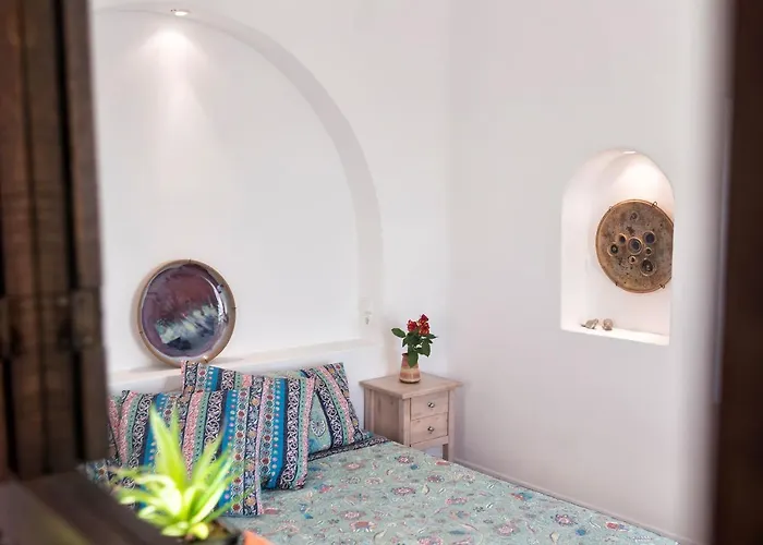 Sleeps8-parking-garden-pool-sunsets-barbeque * Emporio (Santorini)