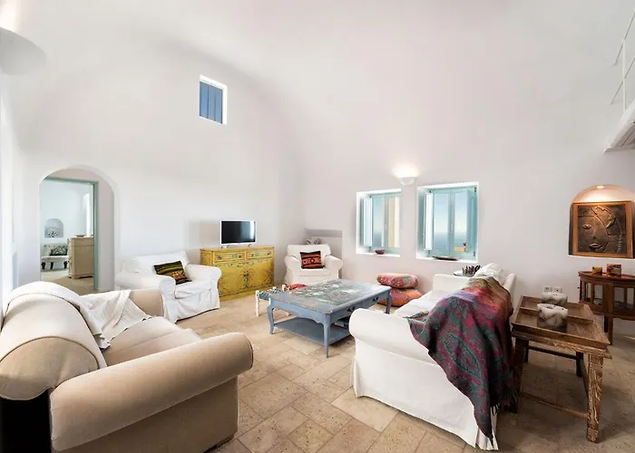 Villa Sleeps8-parking-garden-pool-sunsets-barbeque Emporio (Santorini)