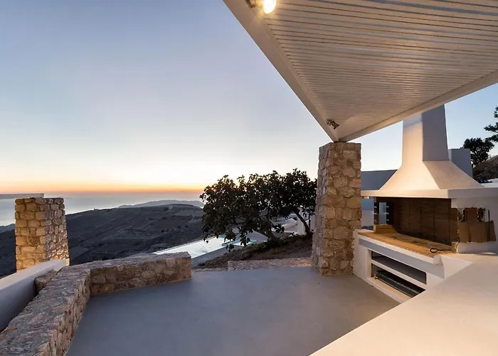 Sleeps8-parking-garden-pool-sunsets-barbeque Villa *