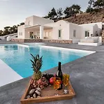 Sleeps8-parking-garden-pool-sunsets-barbeque Villa