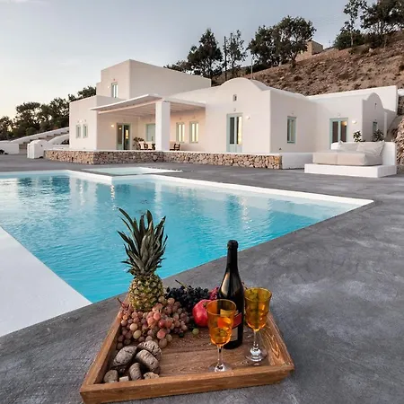 Sleeps8-parking-garden-pool-sunsets-barbeque فيلة