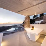 Sleeps8-parking-garden-pool-sunsets-barbeque * Εμπορειό