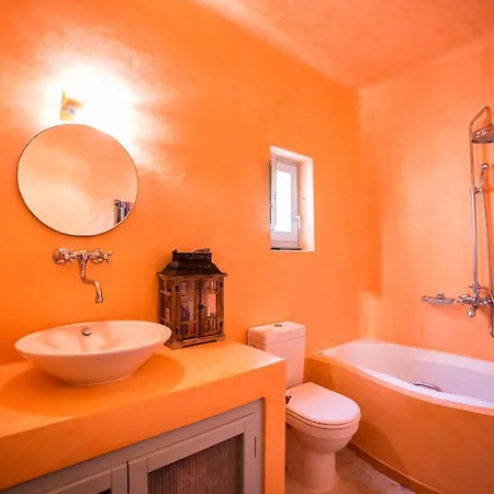 Sleeps8-parking-garden-pool-sunsets-barbeque 别墅